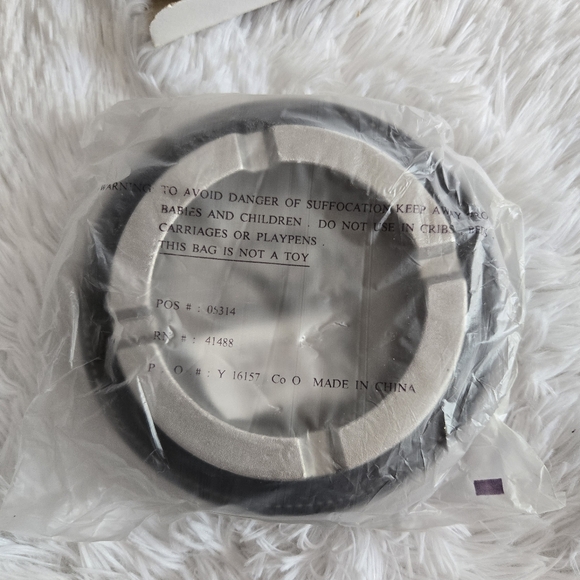 Marlboro Zippo Compass Lighter and Leather and Metal Ashtray Set NIB/NWT - Picture 3 of 16